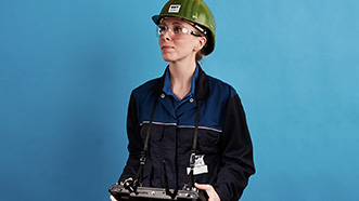 Isabella Hack, Operator Refinery (Portrait)