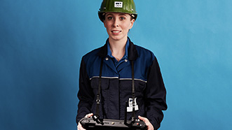 Isabella Hack, Operator Refinery (Portrait)